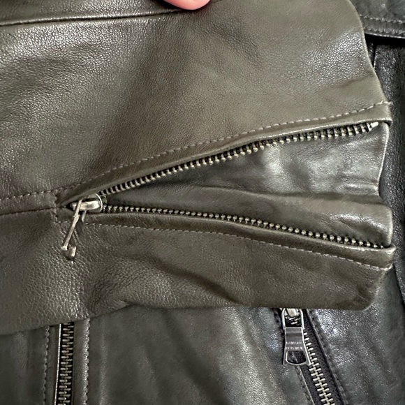 Banana Republic Leather Jacket Black Zip Front & Pockets Gun Flap Moto  Size M - Picture 14 of 15